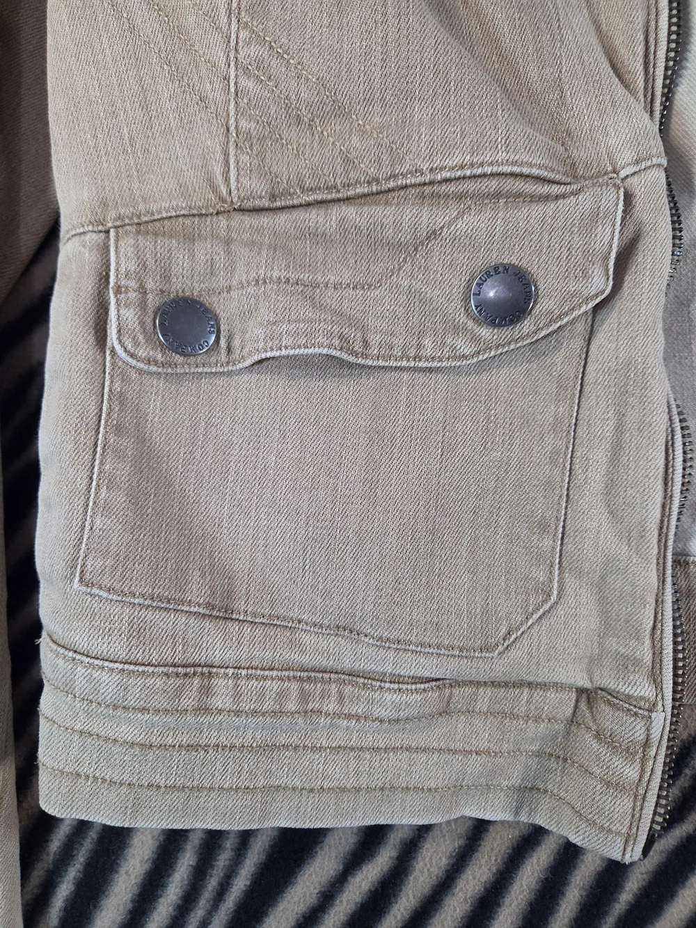 $36  Lauren Ralph Lauren Women's Beige Stretch Denim Moto Jacket with Zip Pocket
